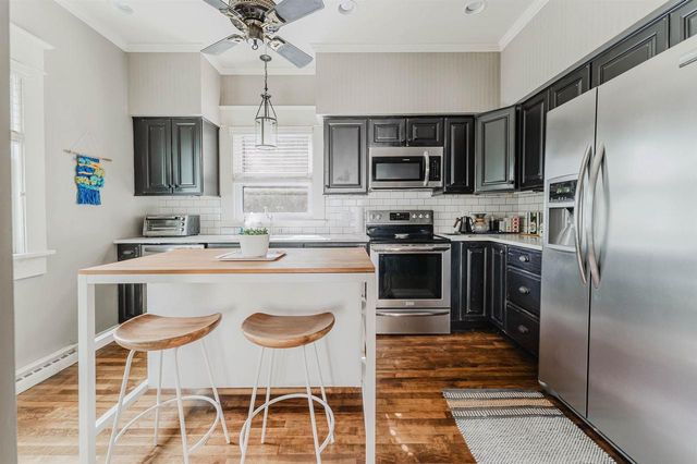 1021 WASHINGTON AVENUE, Oshkosh, WI 54901