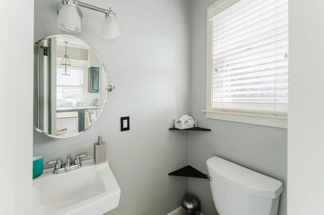 1021 WASHINGTON AVENUE, Oshkosh, WI 54901