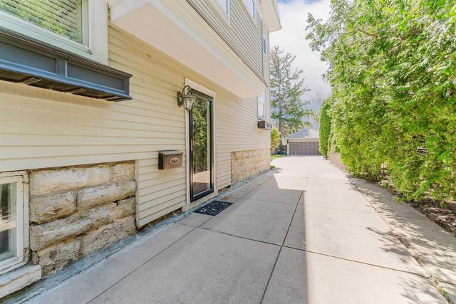 1021 WASHINGTON AVENUE, Oshkosh, WI 54901