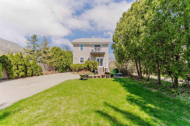1021 WASHINGTON AVENUE, Oshkosh, WI 54901