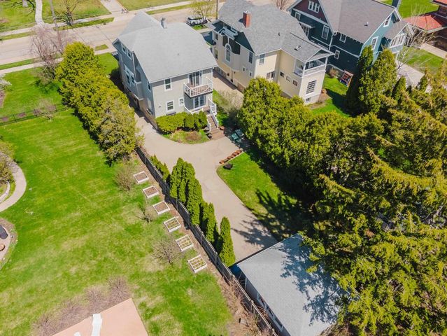 1021 WASHINGTON AVENUE, Oshkosh, WI 54901