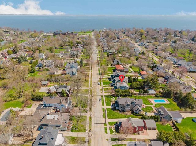 1021 WASHINGTON AVENUE, Oshkosh, WI 54901