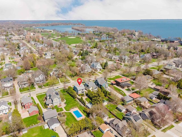 1021 WASHINGTON AVENUE, Oshkosh, WI 54901
