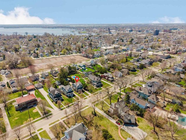1021 WASHINGTON AVENUE, Oshkosh, WI 54901