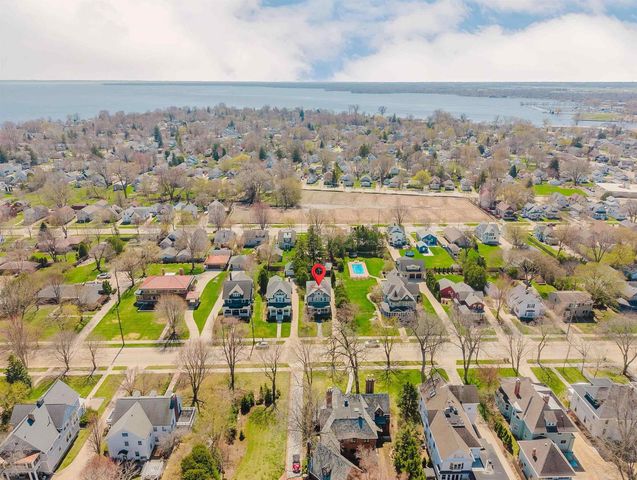1021 WASHINGTON AVENUE, Oshkosh, WI 54901