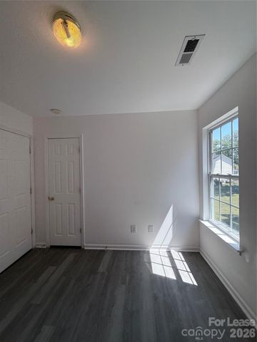 4615 Willard Street, Charlotte, NC 28208
