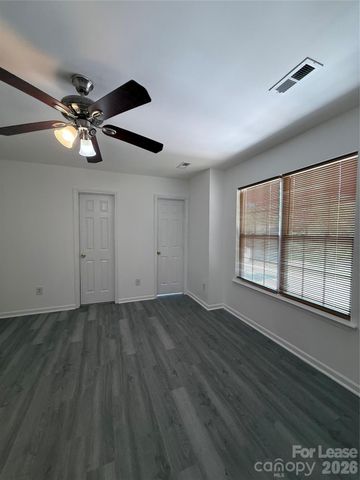 4615 Willard Street, Charlotte, NC 28208