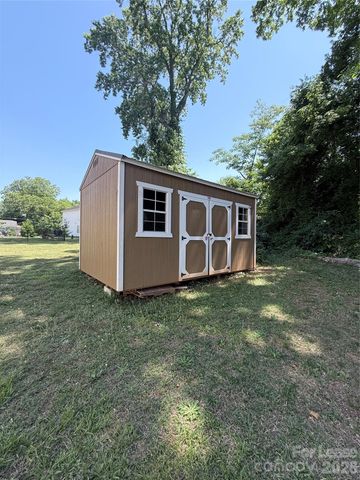 4615 Willard Street, Charlotte, NC 28208