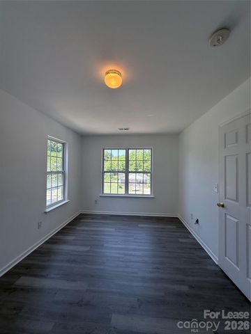 4615 Willard Street, Charlotte, NC 28208