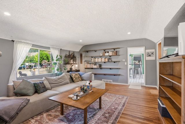 2907 S Oak St, Spokane, WA 99224
