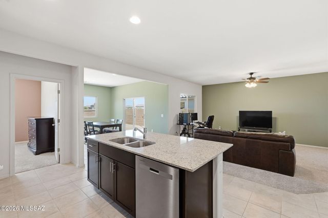 830 W Calle Falerno, Sahuarita, AZ 85629