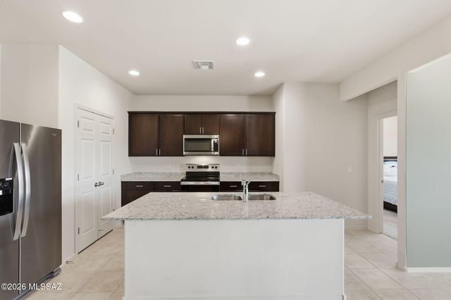 830 W Calle Falerno, Sahuarita, AZ 85629