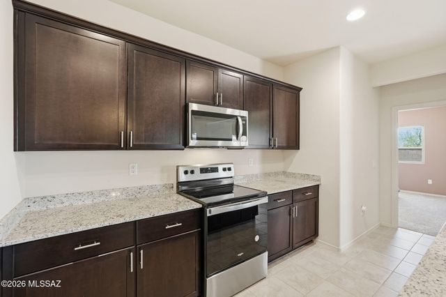 830 W Calle Falerno, Sahuarita, AZ 85629