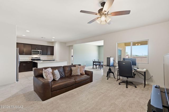 830 W Calle Falerno, Sahuarita, AZ 85629