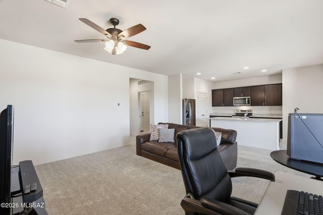 830 W Calle Falerno, Sahuarita, AZ 85629