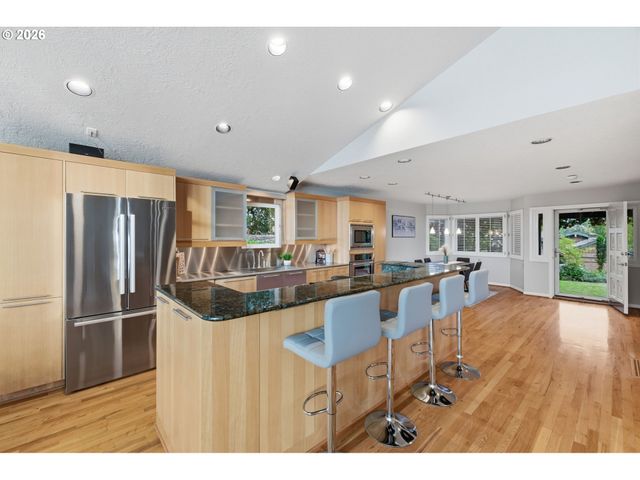 21047 Ne INTERLACHEN Ln, Fairview, OR 97024
