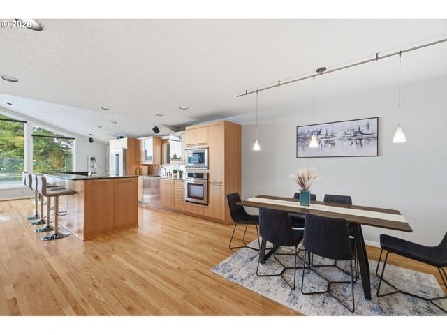 21047 Ne INTERLACHEN Ln, Fairview, OR 97024