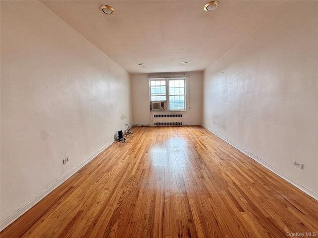 6393 Woodhaven Boulevard 6F, Rego Park, NY 11374