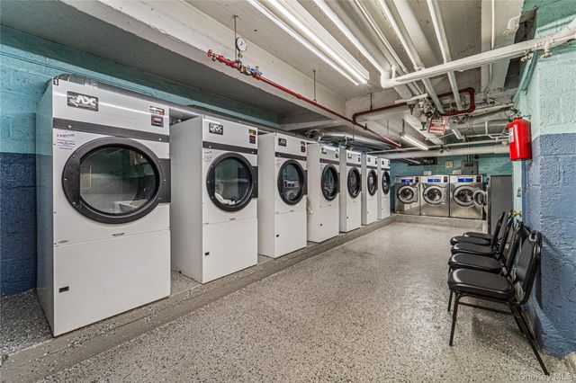 6393 Woodhaven Boulevard 6F, Rego Park, NY 11374