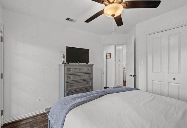 242 Debbie Lane, Dickinson, TX 77539