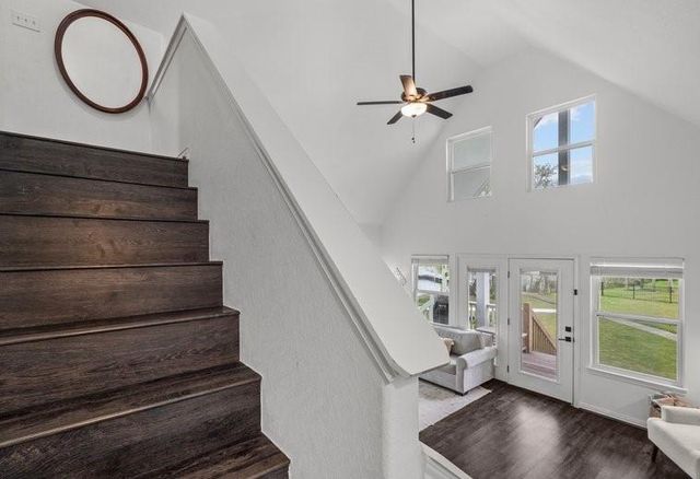 242 Debbie Lane, Dickinson, TX 77539