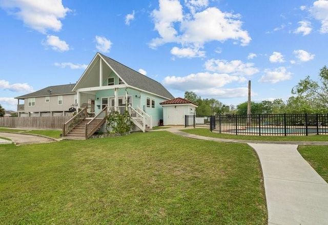 242 Debbie Lane, Dickinson, TX 77539