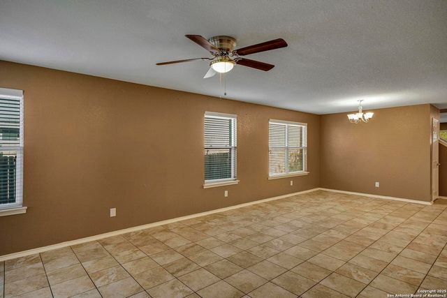 1411 Hummingbird, San Antonio, TX 78245