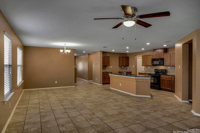 1411 Hummingbird, San Antonio, TX 78245