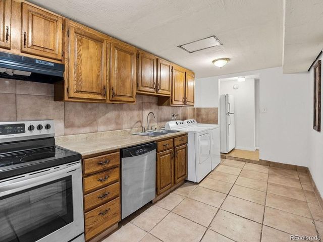 403 Emporia St, Aurora, CO 80010