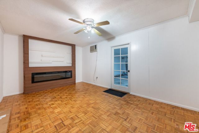 12416 Magnolia Boulevard 7, Valley Village, CA 91607