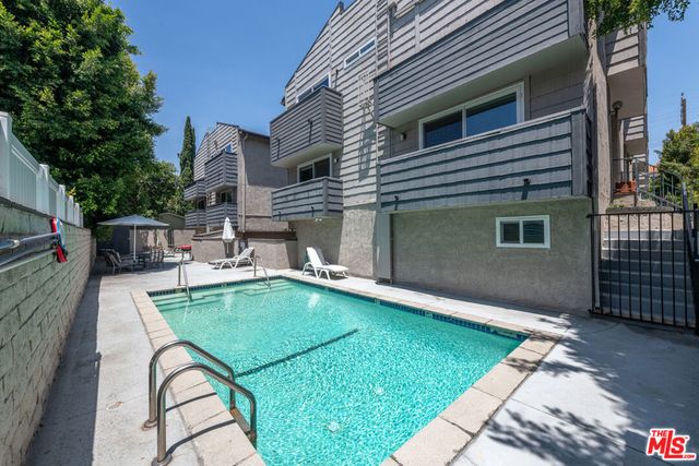 12416 Magnolia Boulevard 7, Valley Village, CA 91607
