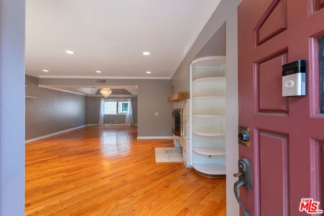 12416 Magnolia Boulevard 7, Valley Village, CA 91607