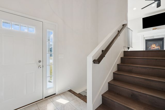 414 W Meadow Lane, Walcott, IA 52773