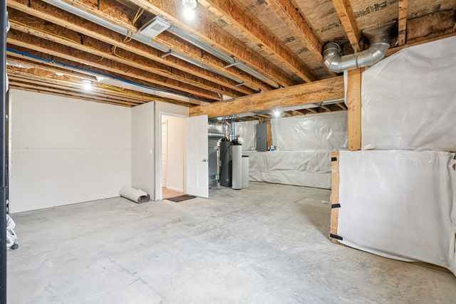 414 W Meadow Lane, Walcott, IA 52773