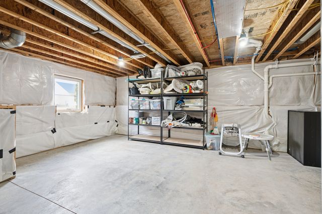 414 W Meadow Lane, Walcott, IA 52773