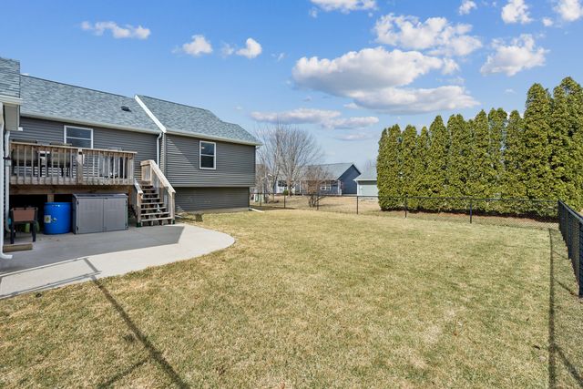 414 W Meadow Lane, Walcott, IA 52773