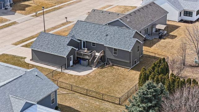 414 W Meadow Lane, Walcott, IA 52773