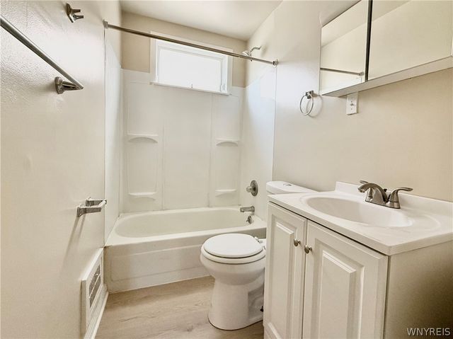 206 Saranac Avenue, Buffalo, NY 14216
