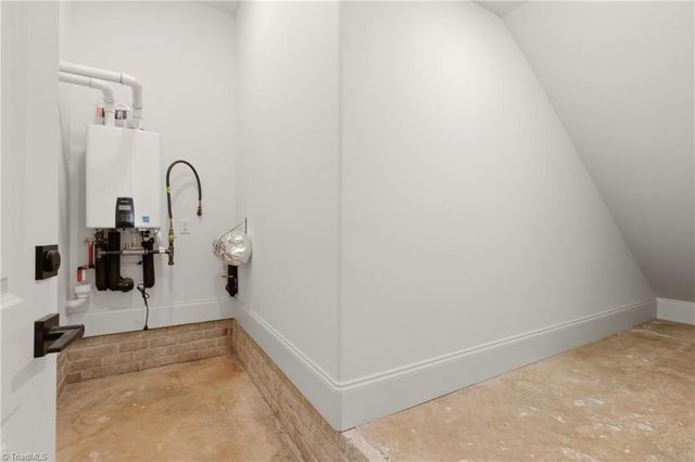 2737 Zuni Court, Winston-salem, NC 27106