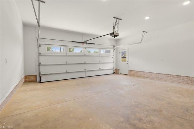 2737 Zuni Court, Winston-salem, NC 27106