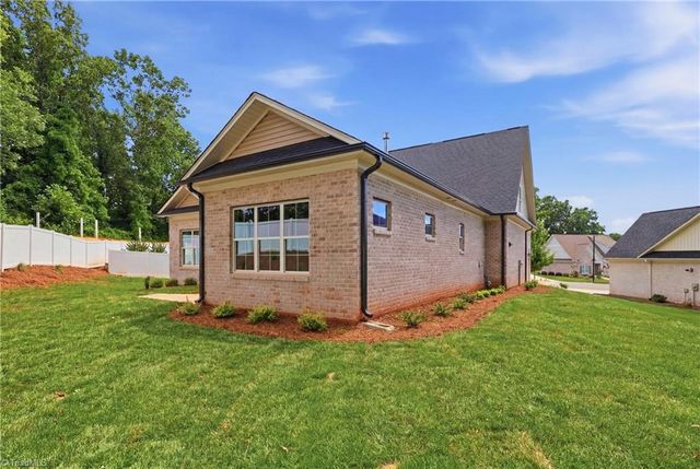 2737 Zuni Court, Winston-salem, NC 27106