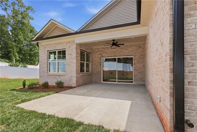 2737 Zuni Court, Winston-salem, NC 27106