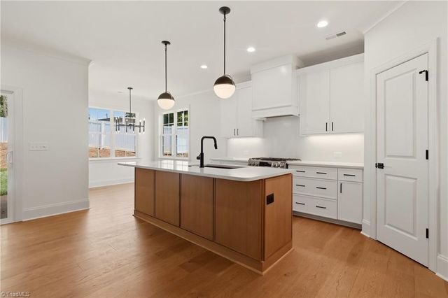 2737 Zuni Court, Winston-salem, NC 27106