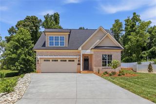 2737 Zuni Court, Winston-salem, NC 27106