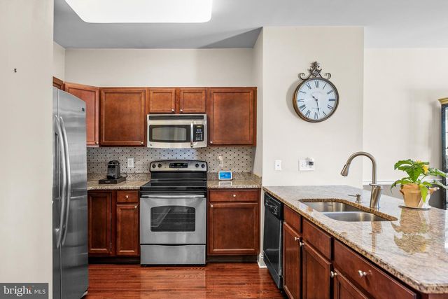 25 GLACIER DR, Berlin, NJ 08009