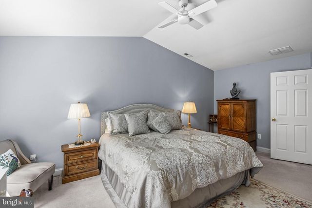 25 GLACIER DR, Berlin, NJ 08009