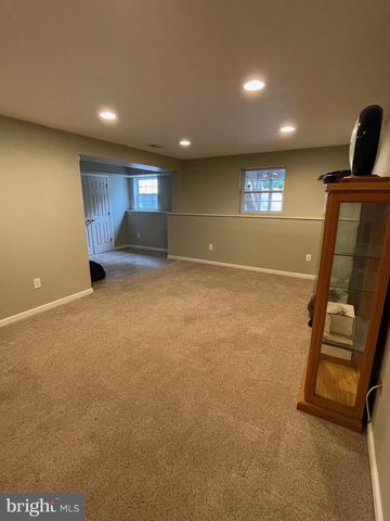 25 GLACIER DR, Berlin, NJ 08009