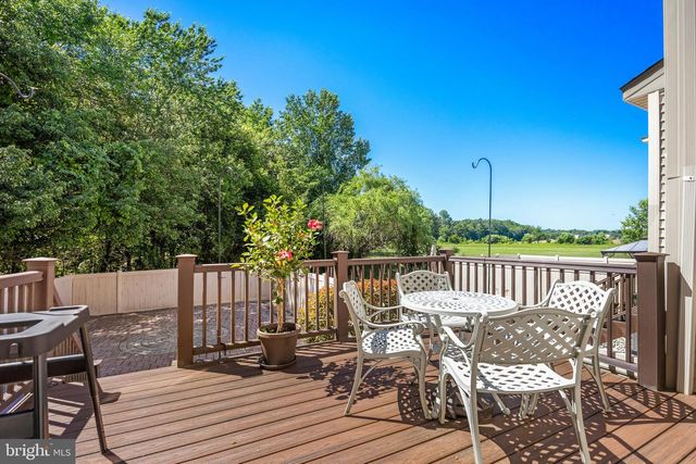 25 GLACIER DR, Berlin, NJ 08009