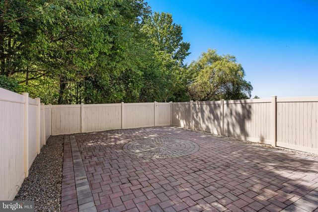 25 GLACIER DR, Berlin, NJ 08009