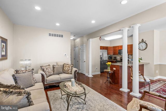 25 GLACIER DR, Berlin, NJ 08009